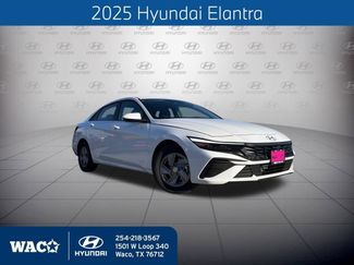 Used 2025 Hyundai Elantra SE video 1