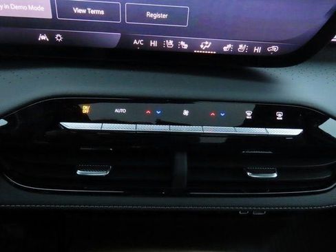 New 2026 Buick Enclave Avenir w/ Super Cruise Package AWD/4WD image 22