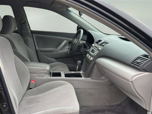 Used 2011 Toyota Camry LE FWD image 10