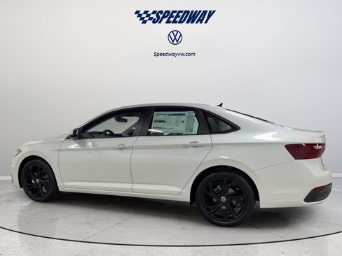 New 2026 Volkswagen Jetta SE FWD image 9