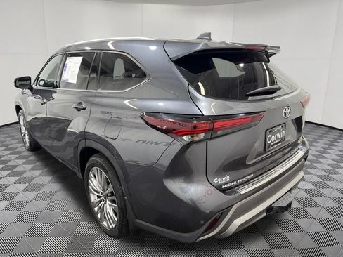 Used 2024 Toyota Highlander Platinum AWD/4WD image 5