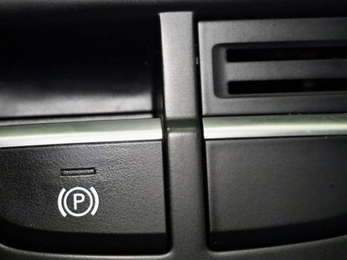 Used 2017 Audi A3 e-tron Premium Plus w/ Technology Package image 31