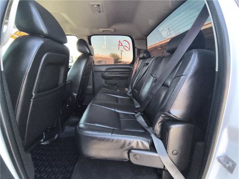 Used 2011 Chevrolet Silverado 2500 LT w/ Interior Plus Package image 10