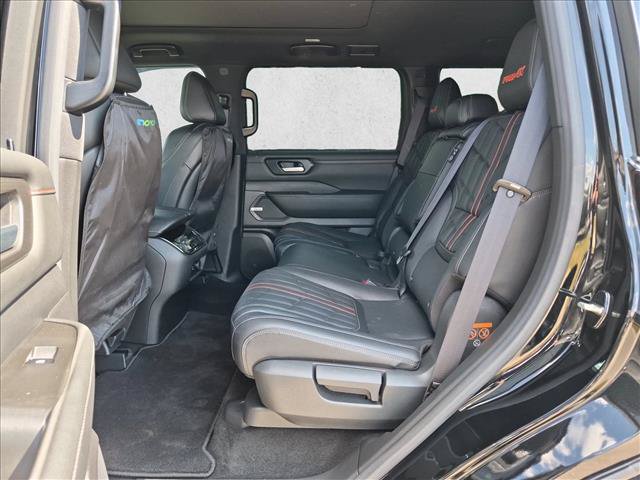 Used 2025 Nissan Armada PRO-4X w/ Pro-4X Premium Package AWD/4WD image 18