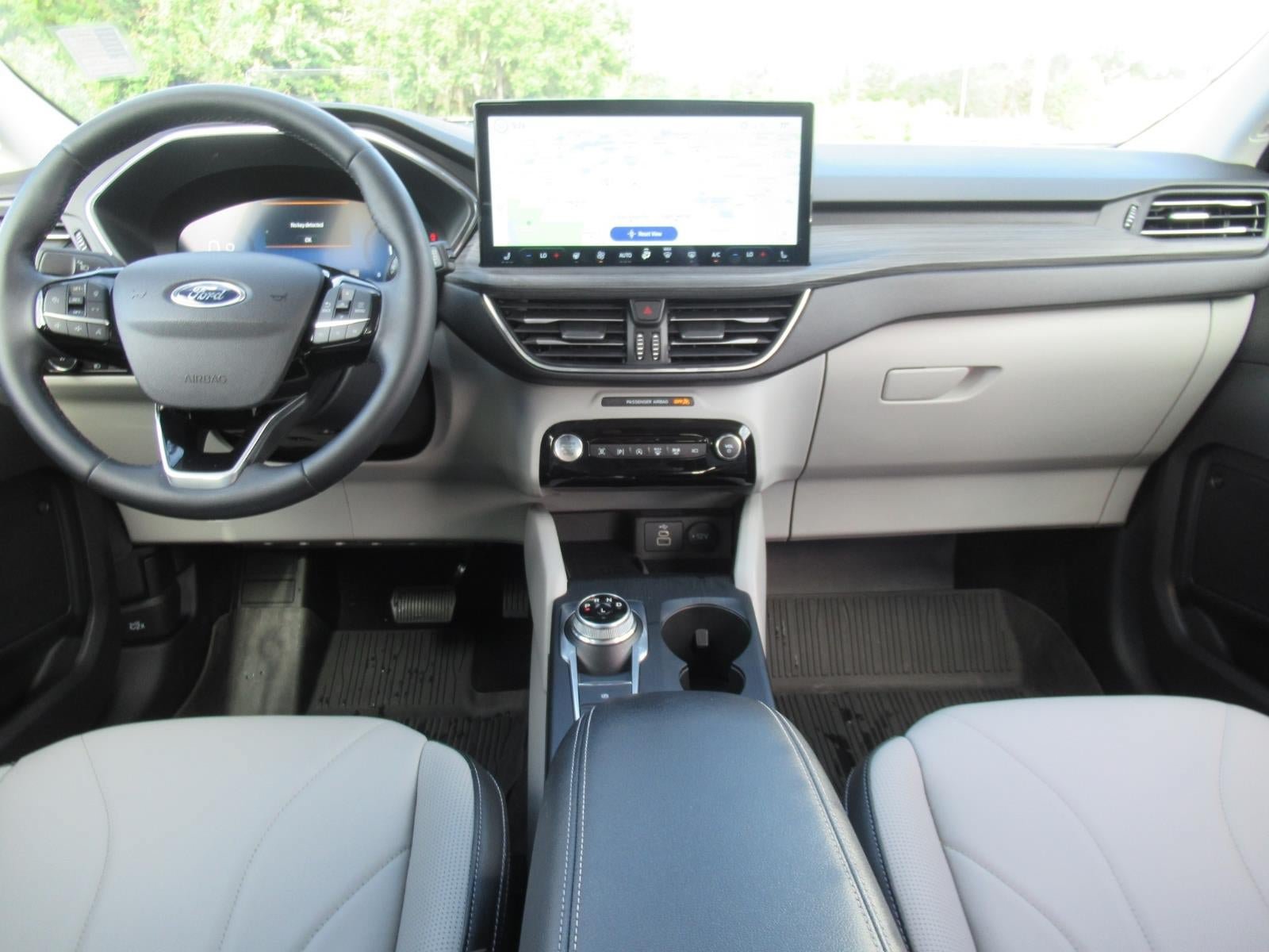 Used 2025 Ford Escape Platinum w/ Premium Technology Package AWD/4WD image 12