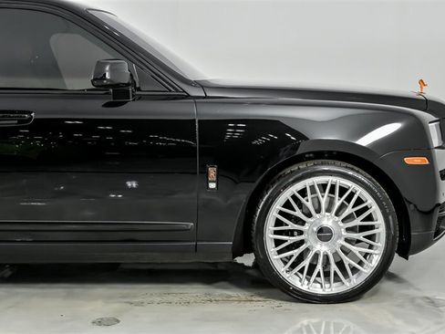 Used 2022 Rolls-Royce Cullinan AWD/4WD image 15