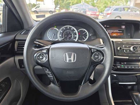 Used 2016 Honda Accord LX image 19
