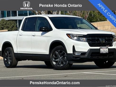 Used 2025 Honda Ridgeline Sport image 1