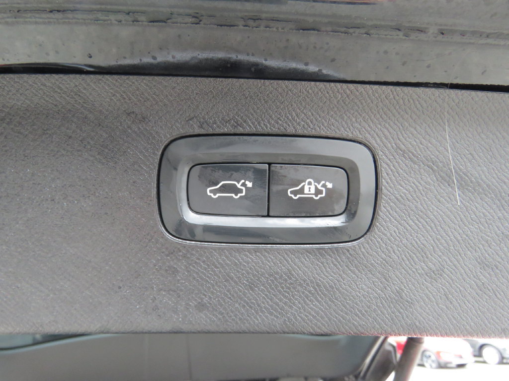 Used 2022 Volvo XC90 T5 Momentum AWD/4WD image 19