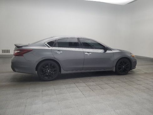 Used 2018 Nissan Altima 2.5 SR w/ SR Midnight Edition FWD image 10