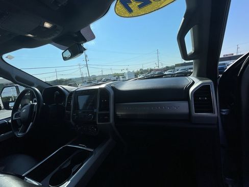 Used 2021 Ford F250 Lariat w/ Lariat Ultimate Package AWD/4WD image 29