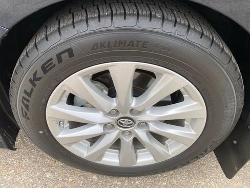 Used 2019 Toyota Camry LE w/ Convenience Package FWD image 24