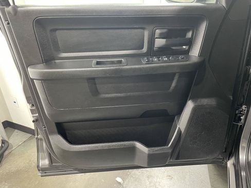 Used 2019 RAM 1500 Express w/ Express Value Package AWD/4WD image 18