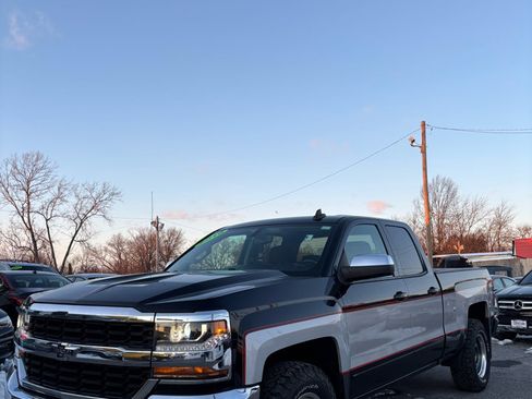 Used 2018 Chevrolet Silverado 1500 LT w/ All Star Edition image 4