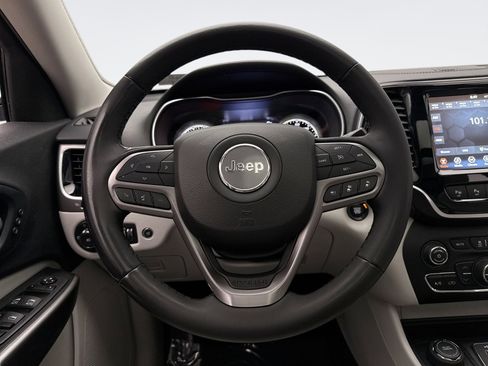 Used 2021 Jeep Cherokee Limited image 12