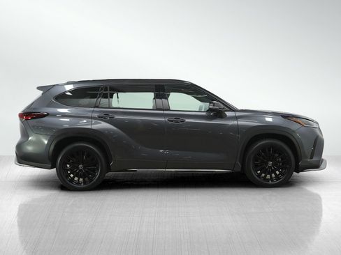 Used 2025 Toyota Highlander XSE AWD/4WD image 6