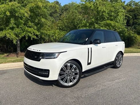 Used 2025 Land Rover Range Rover SE AWD/4WD image 1