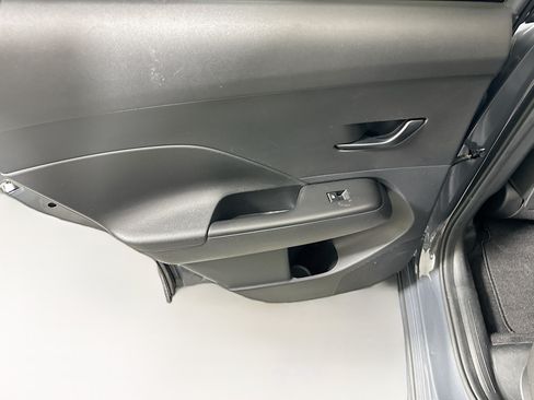 Used 2024 Hyundai Kona SEL FWD image 25