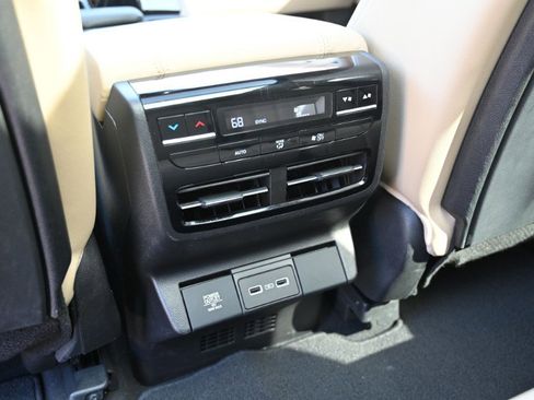 Used 2023 Acura MDX SH-AWD w/ Technology Package image 21
