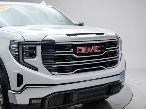 Used 2024 GMC Sierra 1500 SLT image 10