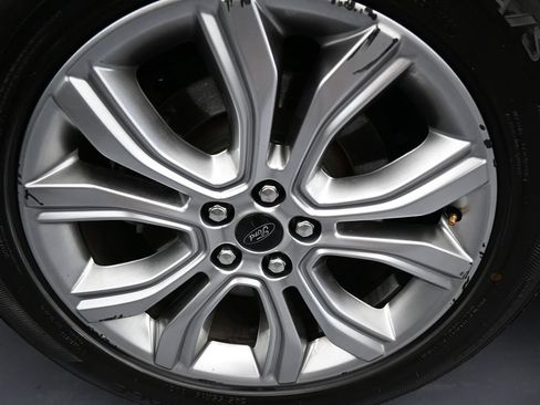 Used 2024 Ford Edge Titanium AWD/4WD image 45