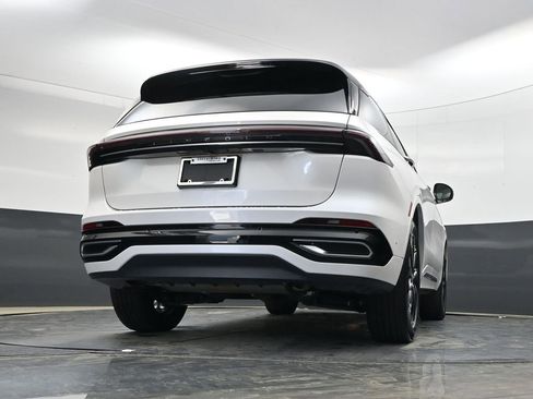 Used 2024 Lincoln Nautilus Reserve w/ Equipment Group 202A image 30