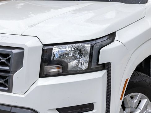 Used 2022 Nissan Frontier SV RWD image 8