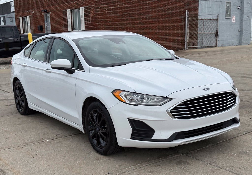 Used 2019 Ford Fusion SE FWD image 4
