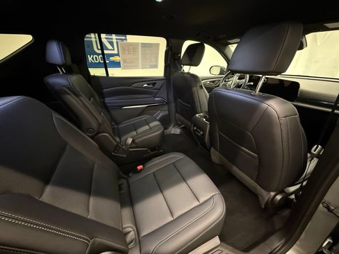 Used 2026 Chevrolet Traverse LT AWD/4WD image 6