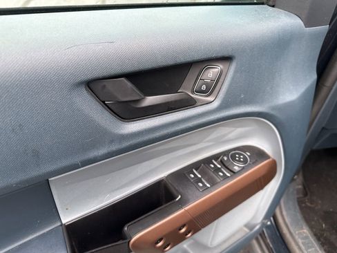 Used 2022 Ford Maverick Lariat w/ Lariat Luxury Package FWD image 16