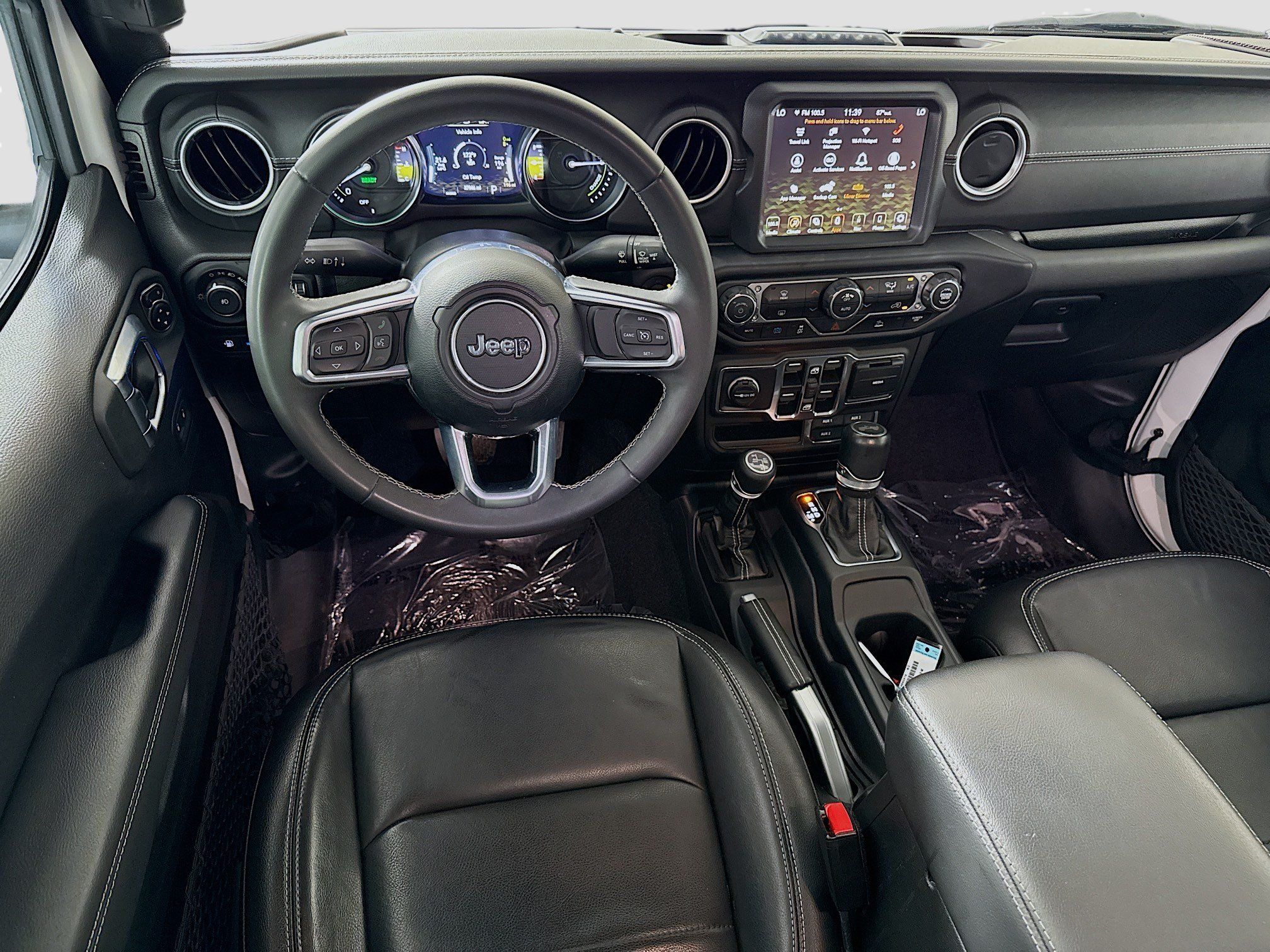 Used 2023 Jeep Wrangler Unlimited Sahara AWD/4WD image 17