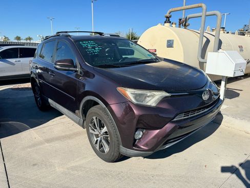 Used 2017 Toyota RAV4 XLE w/ Carpet Mat Package image 5