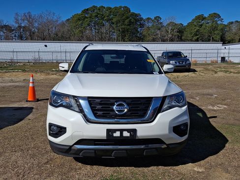 Used 2020 Nissan Pathfinder SV image 2