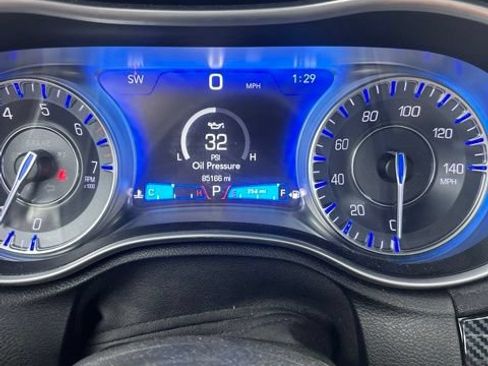 Used 2022 Chrysler 300 S RWD image 6