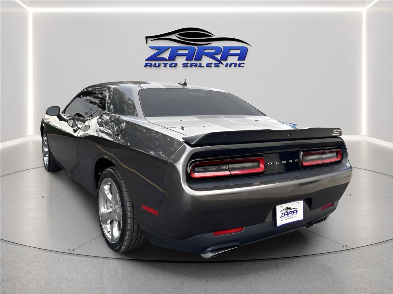 Used 2016 Dodge Challenger R/T Plus RWD image 4