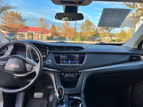 Used 2017 Cadillac XT5 Luxury w/ Driver Awareness Package image 22