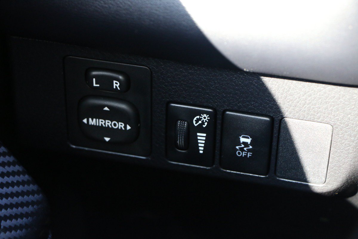 Used 2013 Toyota RAV4 Limited AWD/4WD image 21
