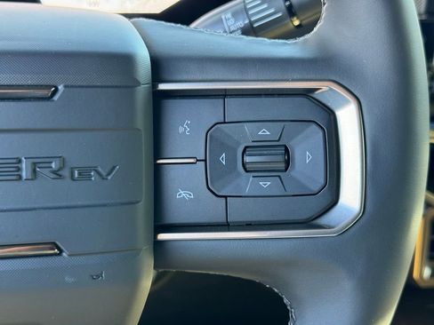 New 2025 GMC Hummer EV 2X image 30