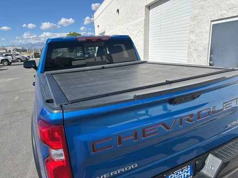 Used 2022 Chevrolet Silverado 1500 ZR2 w/ Technology Package AWD/4WD image 6