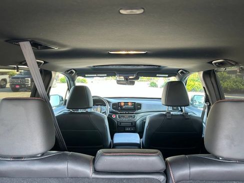 Used 2025 Honda Passport TrailSport image 9