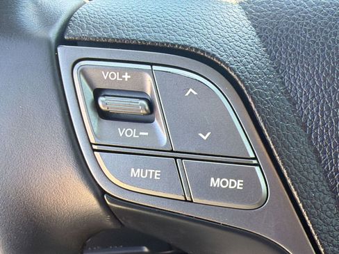 Used 2018 Hyundai Santa Fe Limited FWD image 17