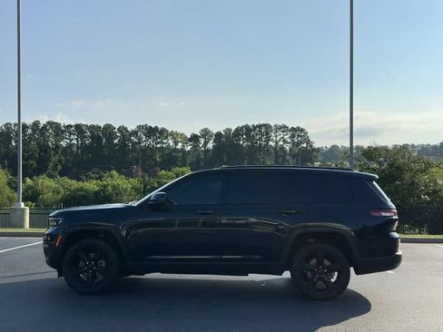 Used 2024 Jeep Grand Cherokee L Limited w/ Black Appearance Package RWD image 2