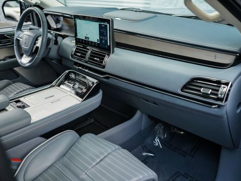 Used 2024 Lincoln Navigator Black Label image 21
