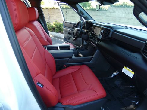 Used 2025 Toyota Tundra SR image 30