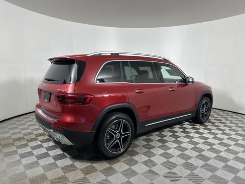 New 2026 Mercedes-Benz GLB 250 4MATIC image 7