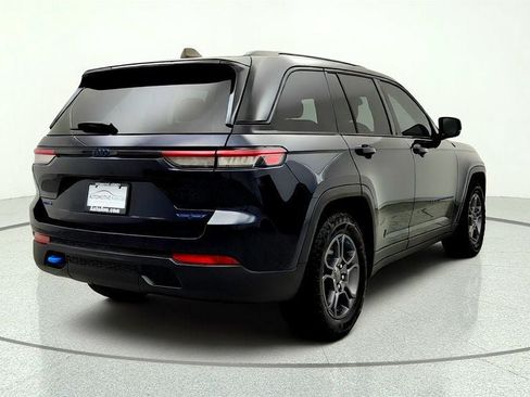 Used 2024 Jeep Grand Cherokee Trailhawk w/ Advanced Protech Group II AWD/4WD image 5