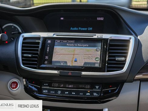Used 2017 Honda Accord Touring image 17