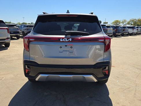 New 2026 Kia Seltos EX FWD image 7