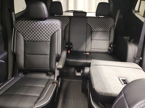 New 2026 GMC Acadia Denali w/ Super Cruise Package image 30