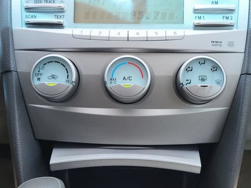 Used 2008 Toyota Camry LE FWD image 18